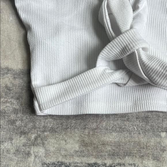 Hollister White Wrap Tie Front Short Sleeve Tee - Picture 7 of 7